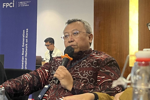 Deputi Ekonomi Digital dan Produk Kreatif Kemenparekraf, Muhammad Neil El Himam dalam lokakarya Indonesia-Korea Journalist Network (IKJN) yang digelar oleh FPCI dan Korea Foundation di Jakarta. Foto: Tiara Hasna/kumparan
