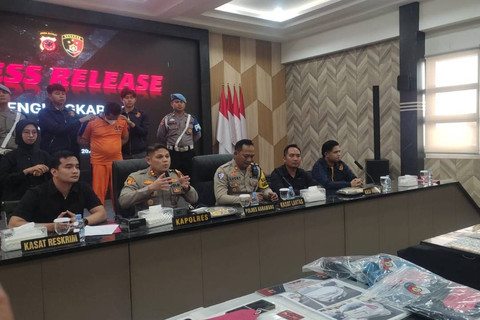 Jumpa pers kasus perampokan disertai pembunuhan terjadi di Karawang, Jawa Barat. Foto: Dok. Istimewa