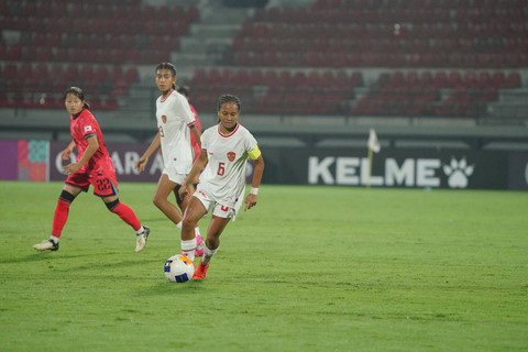 Zaira Kusuma saat menjadi kapten Timnas Wanita Indonesia di Piala Asia Wanita U-17 2024. Foto: Dok. Zaira Kusuma
