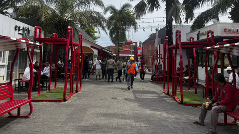 Suasana lengang di Rest Area KM 57 Tol Jakarta Cikampek. Foto: Rayyan Farhansyah/kumparan