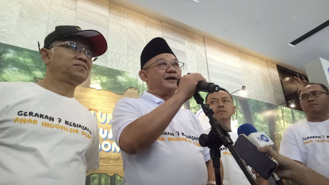 Menteri Pendidikan Dasar dan Menengah (Mendikdasmen), Abdul Mu'ti menjawab pertanyaan wartawan, di Hotel Bidakara, Jakarta Selatan, Jumat (27/12/2024).  Foto: Alya Zahra/kumparan 