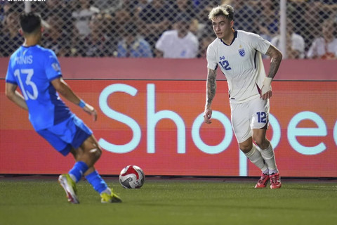 Timnas Filipina melawan Timnas Thailand pada pertandingan Piala AFF 2024. Foto: Instagram/ @changsuek