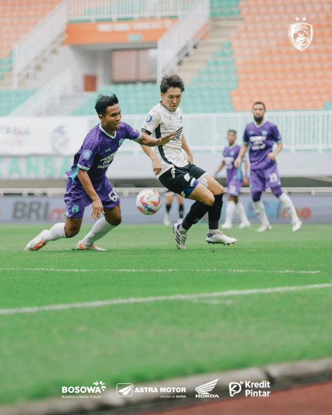 Persita Tangerang vs PSM Makassar dalam laga pekan ke-17 Liga 1 2024/25 di Stadion Pakansari, Bogor, pada Minggu (29/12). Foto: Instagram @psm_makassar