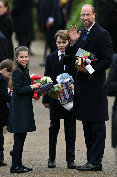 Pangeran Louis menghadiri kebaktian Natal tradisional Keluarga Kerajaan di Gereja St Mary Magdalene di Sandringham, Norfolk, Inggris timur, Rabu (25/12/2024). Foto: Oli Scarff/AFP