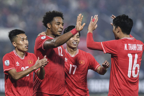 Pemain Vietnam Xuan Son Nguyen dari Timnas Vietnam pada pertandingan Semifinal Piala Elektrik ASEAN 2024 antara Vietnam dan Singapura di Stadion Viet Tri, provinsi Phu Tho, Minggu (29/12/2024). Foto: HOANG ANH/AFP