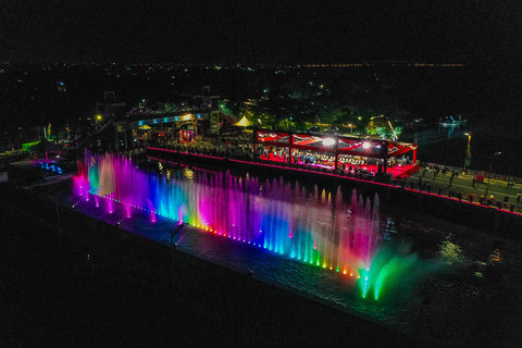 Bakal Ada Pesona Laser Air Mancur saat Malam Tahun Baru di Surabaya