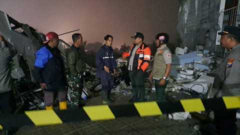 Rumah vila di kawasan Villa Manzara, Desa Oro-Oro Ombo, Kecamatan/Kota Batu, ambruk akibat tanah longsor, Senin (30/12/2024) Foto: BPBD Kota Batu