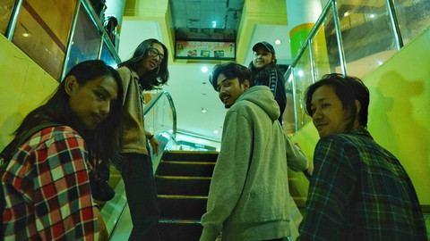 Radio Shifter band bergenre alterntif rock asal Palembng yang tengah mengusut aksi pencurian karya oleh oknum tak bertanggung jawab di tengah persiapan rilis album " Swarm ", Selasa (31/12) Foto: istimewa