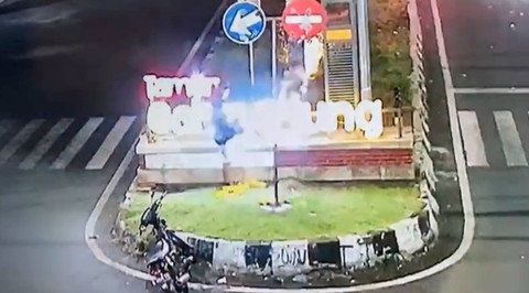 CCTV perusakan tulisan Taman Galunggung. Dok: Ist