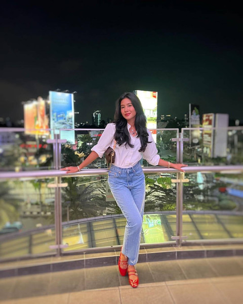 Inspirasi OOTD malam tahun baruan ala Shenina Cinnamon. Foto: Instagram/sheninacinnamon 