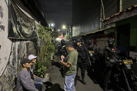 Satuan Brimob Polda Metro Jaya amankan tawuran antarwarga di Cipinang. Foto: Dok. Brimob Polda Metro Jaya