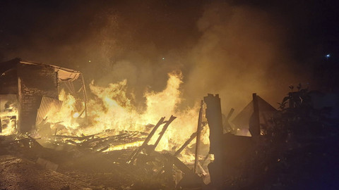 Kebakaran di Cilincing akibat Kembang Api. Foto: Dok. Damkar Jakarta Utara