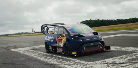 Mobil Listrik Ford SuperVan 4.2. Foto: Top Gear
