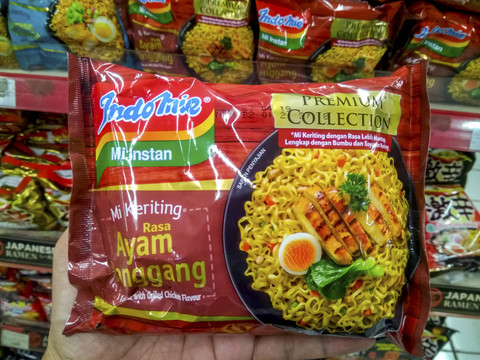 Ilustrasi Indomie mi keriting rasa ayam panggang. Foto: Shutterstock