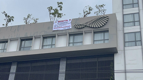 Gedung Hotel Aruss yang disita oleh Bareskrim Polri, Semarang, Senin (6/1/2025). Foto: Intan Alliva Khansa/kumparan