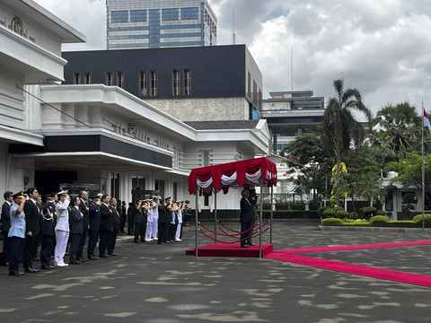 Kementerian Pertahanan Republik Indonesia sambut Menteri Pertahanan Jepang, Selasa (7/1/2025). Foto: Rayyan Farhansyah/kumparan