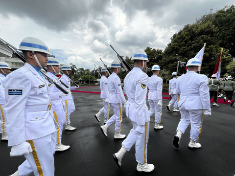 Kementerian Pertahanan Republik Indonesia sambut Menteri Pertahanan Jepang, Selasa (7/1/2025). Foto: Rayyan Farhansyah/kumparan