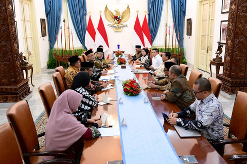 Presiden Prabowo Subianto bertemu dengan panitia kerja (panja) haji di Kantor Presiden, Kompleks Istana Kepresidenan, Jakarta Pusat, Selasa (7/1/2025). Foto: Muchlis Jr/Biro Pers Sekretariat Presiden
