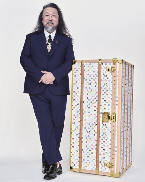 Seniman Jepang, Takashi Murakami, kembali berkolaborasi dengan rumah mode Louis Vuitton. Foto: Louis Vuitton