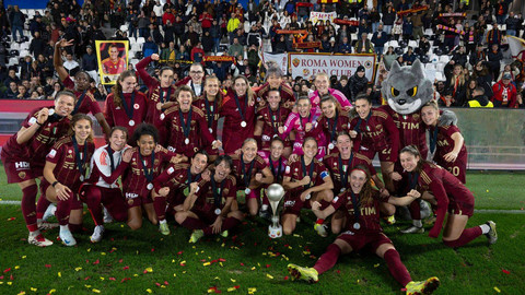 AS Roma juara Supercoppa Femminile 2024 usai kalahkan Fiorentina 3-1 di La Spezia, Italia, pada Senin (6/1). Foto: Dok. AS Roma