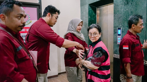 Kejagung limpahkan pengacara Ronald Tannur, Lisa Rachmat, ke Kejari Jakpus, Rabu (8/1). Dok Kejagung Foto: Dok. Kejagung RI