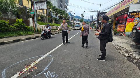 Olah TKP bus pariwisata yang menabrak sejumlah kendaraan di Kota Batu, Kamis (9/1/2025). Foto: Dok. Istimewa