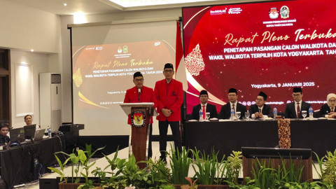 KPU Kota Yogyakarta menetapkan Hasto Wardoyo dan Wawan Harmawan sebagai Calon Wali Kota dan Wakil Wali Kota terpilih Kota Yogyakarta tahun 2024, Kamis (9/1/2025). Foto: Arfiansyah Panji Purnandaru/kumparan