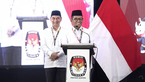 Gubernur dan Wakil Gubernur Banten terpilih Andra Soni-Dimyati Natakusumah memberikan sambutan saat Rapat pleno terbuka penetapan pasangan Calon Terpilih Gubernur dan Wakil Gubernur Banten, Kamis (1/9/2025). Foto: YouTube/ KPU Provinsi Banten