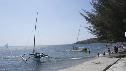  Pantai Pasir Putih di Situbondo. Foto: Shutterstock