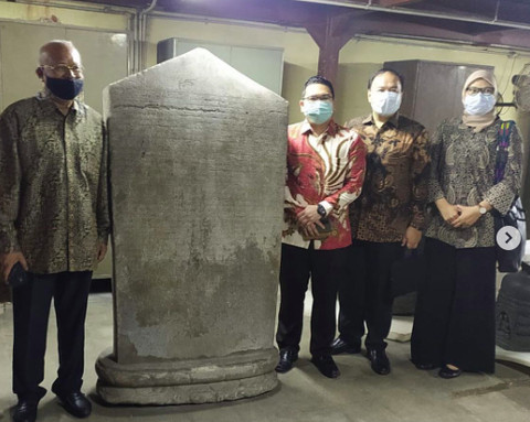 KUAI RI New Delhi pada April 2021 melakukan pertemuan dengan Direktur dan pejabat National Museum di Kolkata guna membicarakan peluang kerja sama antar museum dan mengunjungi Prasasti Pucangan yang telah dibawa ke India pada tahun 1813.  Foto: KBRI New Delhi