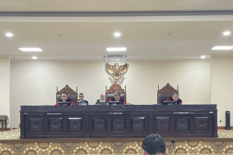 Suasana saat sidang sengketa Pilkada 2024 hari ketiga di Ruang Sidang Panel II, Gedung MK, Jakarta, Jumat (10/1/2025). Foto: Fadhil Pramudya/kumparan