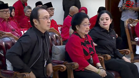 Ketua umum PDIP Megawati Soekarno Putri bersama kedua anaknya Muhammad Prananda Prabowo, dan Puan Maharani  saat perayaan HUT ke 52 PDIP di Lenteng Agung, Jakarta, Jumat (10/1/2025). Foto: Youtube/PDI Perjuangan