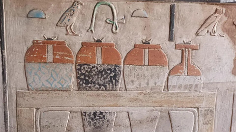 Lukisan dinding di makam dokter berusia 4.100 tahun.  Foto: Egyptian Ministry of Tourism and Antiquities