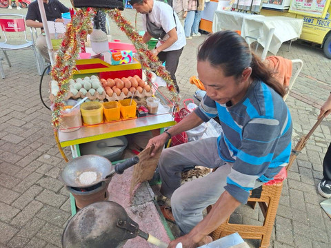 Beragam stand makanan tersedia di Big Bang Festival 2024. Foto: kumparan