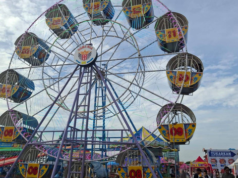 Big Bang Festival 2024 menghadirkan sejumlah wahana permainan anak. Foto: kumparan