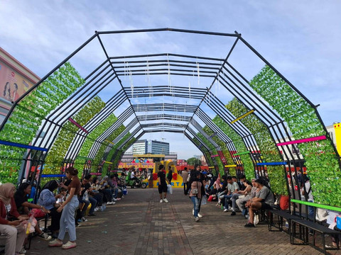 Area duduk di Big Bang Festival yang estetik dan instagramable. Foto: kumparan