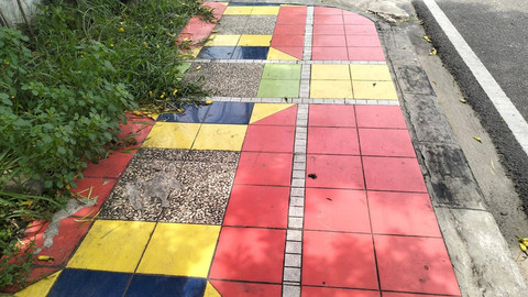 Trotoar berlapis keramik yang terdapat di sejumlah jalan kota Bandar Lampung | Foto: Puput Octaviani/ Lampung Geh