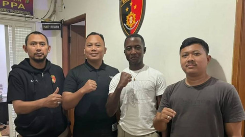 Polsek Tambora berhasil mengungkap pelaku pencurian laptop WN Afrika yang hilang di KRL. Foto: Instagram/@polsek_tambora