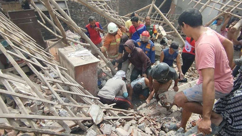 Rumah tetangga Maryudi yang hancur akibat ledakan. Dok: Karina/mili.id