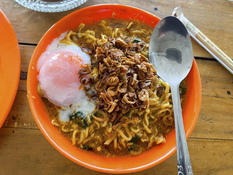 Ilustrasi sajian mi atau mie Bangladesh. Foto: Rukuta Project/Shutterstock