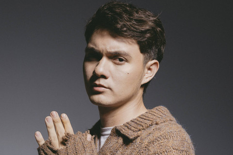 Penyanyi Nyoman Paul merilis single Alunan Mimpi. Foto: Dok. Istimewa