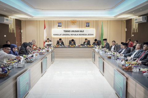 Menteri Agama Nasaruddin Umar bertemu dengan Menteri Haji dan Unrah Tawfiq F Al Rabiah di Jeddah, 12 Januari 2025. Foto: Dok. Kemenag