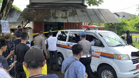 Mayat perempuan tanpa identitas ditemukan di warung kosong di Depan Made Great Residen, Desa Made RT 003 RW 011, Kecamatan/Kabupaten Lamongan, pada Rabu (15/1/2025). Foto: Dok. Polres Lamongan