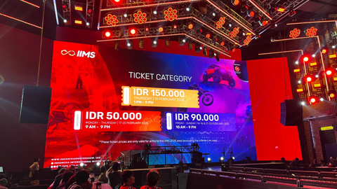 Penyelenggaraan pameran otomotif IIMS 2025. Foto: Aditya Pratama Niagara/kumparan