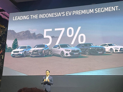 Presiden Direktur BMW Group Indonesia, Peter 'Sunny' Medalla di acara Xperience BMW Exhibition 2025 di Plaza Senayan, Jakarta, Jumat (17/1/2025). Foto: Sena Pratama/kumparan