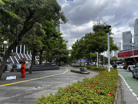 Trotoar Jalan Surdirman arah Semanggi, Jakarta Pusat. Foto: Rayyan Farhansyah/kumparan