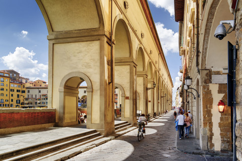 Koridor Vasari di Florence, Italia yang dibangun sekitar tahun 1565 dibuka untuk umum. Foto: Efired/Shutterstock
