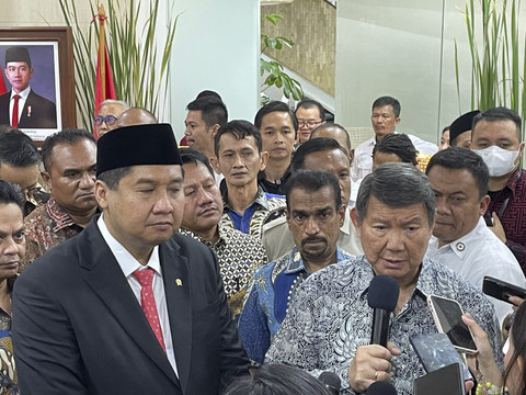 Menteri Perumahan dan Kawasan Permukiman (PKP) Maruarar Sirait dan Ketua Satgas Perumahan, Hashim Djojohadikusumo di Kantor Kementerian PU, Senin (20/1/2025). Foto: Ghifari/kumparan 
