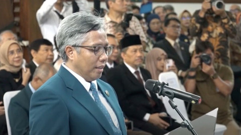 Pelantikan Prof. Dr. Ir. Tatacipta Dirgantara sebagai Rektor ITB periode 2025-2030 di Gedung Aula Barat Kampus ITB, Bandung, Senin (20/1/2025).  Foto: ITB