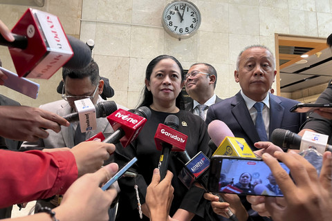 Ketua DPR RI Puan Maharani menjawab pertanyaan wartawan di Komplek Parlemen Senayan, Jakarta Pusat, Selasa (21/1/2025). Foto: Alya Zahra/kumparan